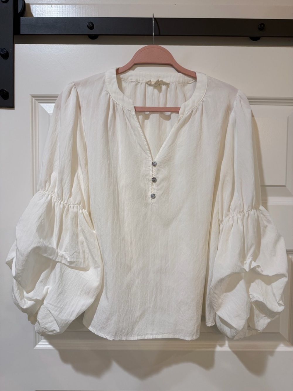 entro Cream Balloon-Sleeve Peasant Blouse